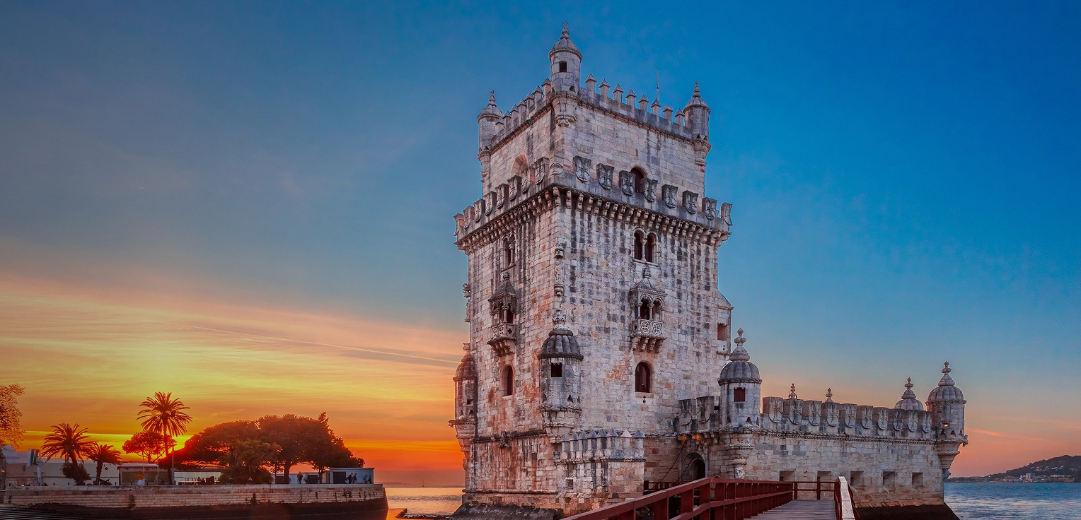 Dental Landing Page Hero For Dr Luis Queiroga